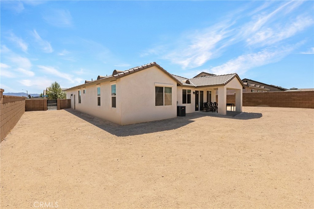 13266 Trail Ridge Way Victorville, CA 92395 - Photo 2 of 22