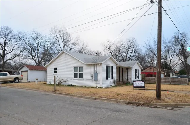 $1,149 | 1103 South Willow Street, Sherman, TX 75090