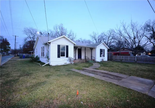 $1,149 | 1103 South Willow Street, Sherman, TX 75090