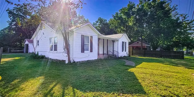 $1,149 | 1103 South Willow Street, Sherman, TX 75090