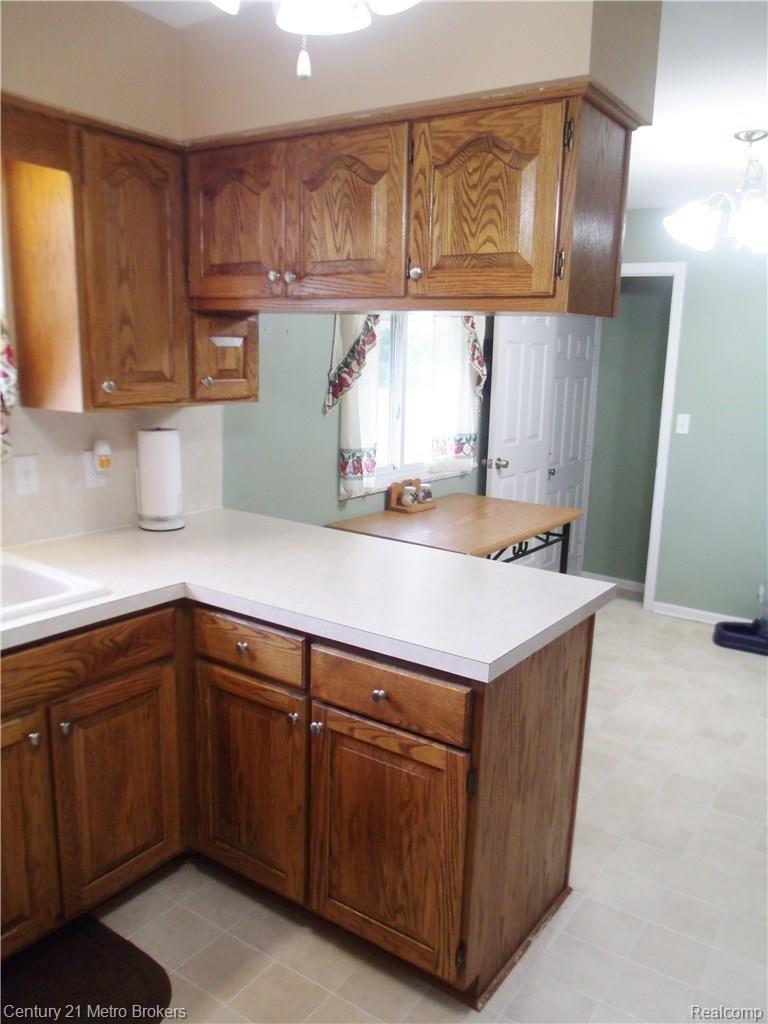 5020 Elms Road Flushing, MI 48433 - Photo 16 of 18 GEDC2173.JPG