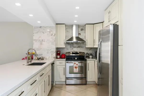 $299,000 | 1147 Hillsboro Mile, Unit 803, Hillsboro Beach, FL 33062