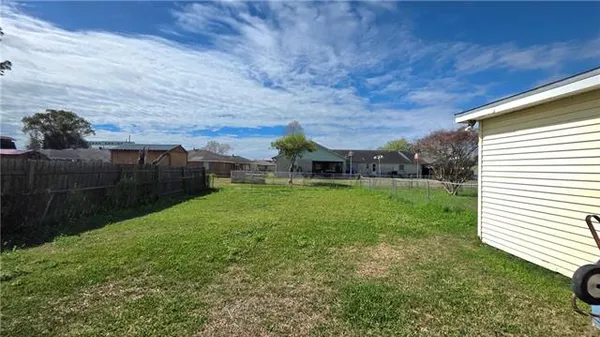 $1,250 | 108 Nu Street, Unit A, Belle Chasse, LA 70037