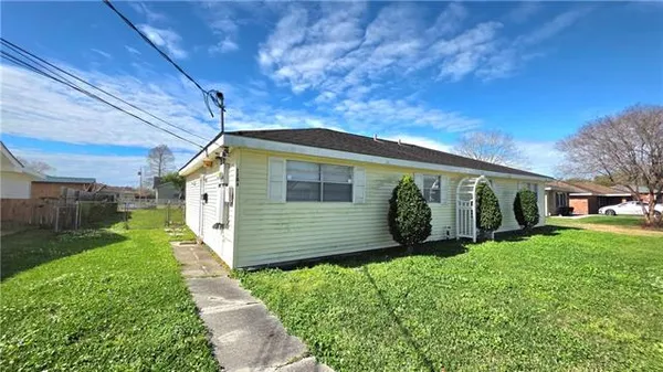 $1,250 | 108 Nu Street, Unit A, Belle Chasse, LA 70037
