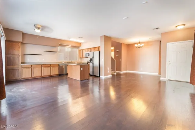 $1,900 | 9412 Plover Falls Avenue, Las Vegas, NV 89149