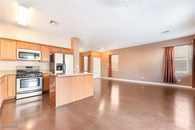 $1,900 | 9412 Plover Falls Avenue, Las Vegas, NV 89149