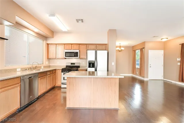$1,900 | 9412 Plover Falls Avenue, Las Vegas, NV 89149
