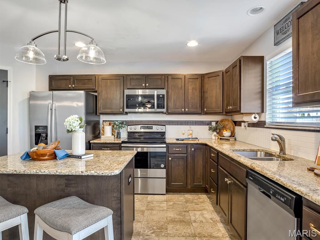 1235 Castle Green Drive Waterloo, IL 62298 - Photo 15 of 39