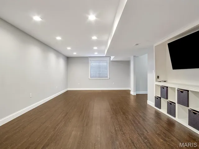 $398,975 | 1235 Castle Green Drive, Waterloo, IL 62298