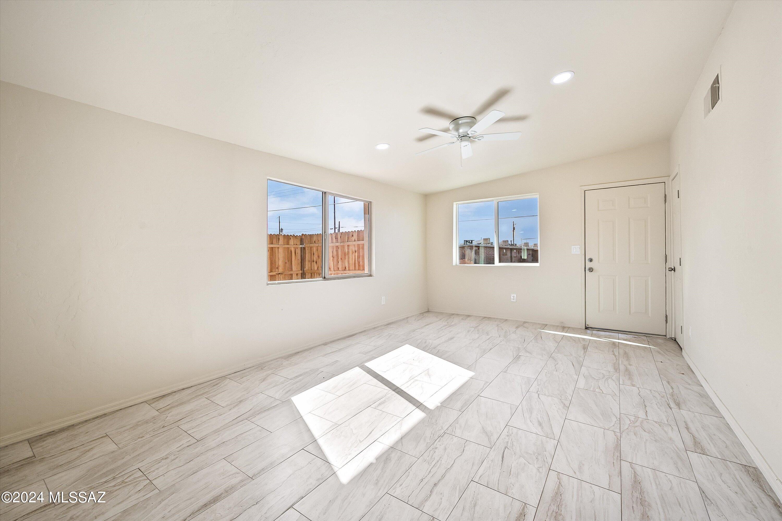 421 East Yavapai Road Tucson, AZ 85705 - Photo 5 of 27