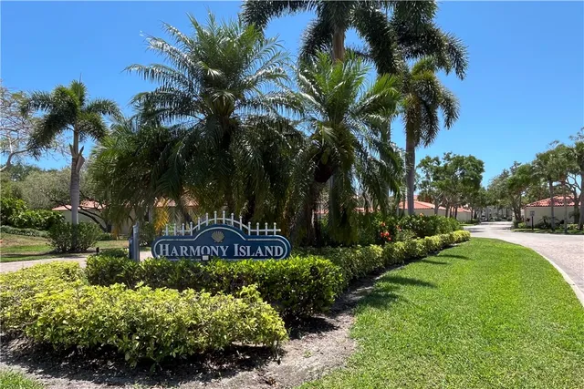 $400,000 | 5030 Harmony Circle, Unit 204, Vero Beach, FL 32967