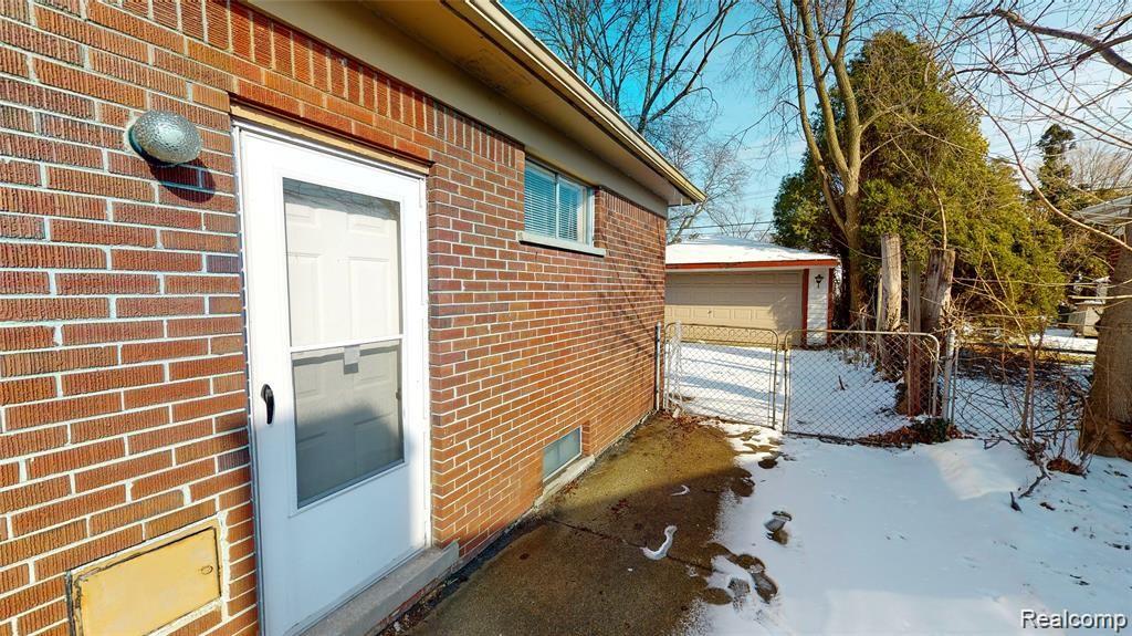 9002 Appleton Redford, MI 48239 - Photo 16 of 21 Gallery Image 16