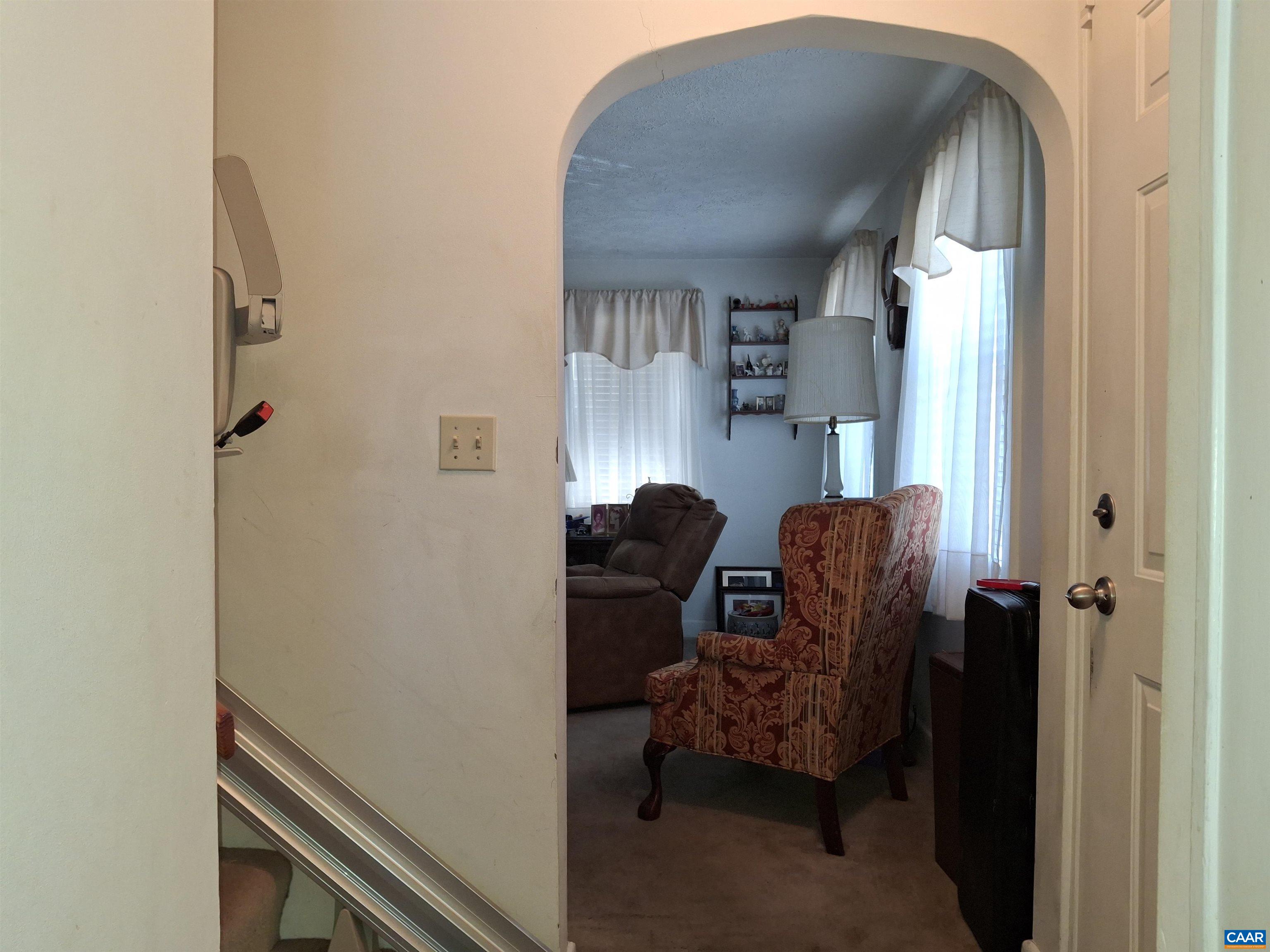 346 Port Republic Road Waynesboro, VA 22980 - Photo 3 of 19