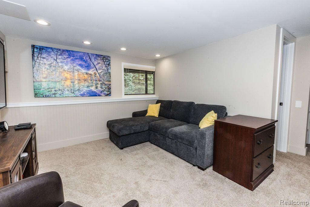 327 Willow Grove Lane Rochester, MI 48307 - Photo 24 of 27