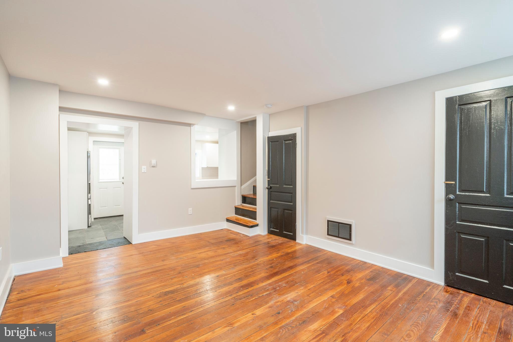 4507 Ritchie Street Philadelphia, PA 19127 - Photo 6 of 26 Living Room
