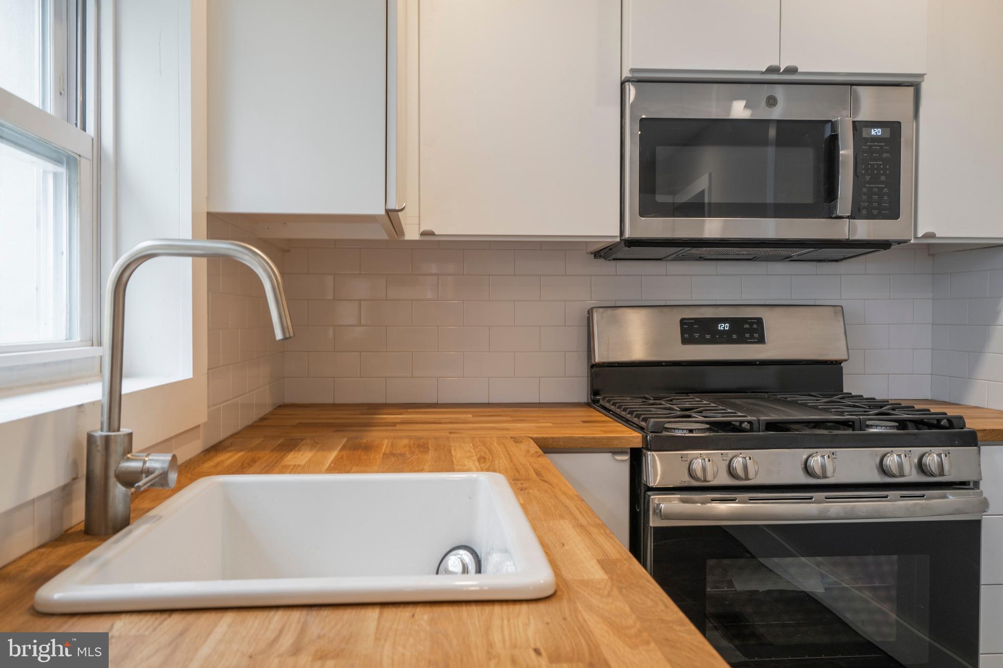 4507 Ritchie Street Philadelphia, PA 19127 - Photo 10 of 26 Kitchen w stainless steel appliances