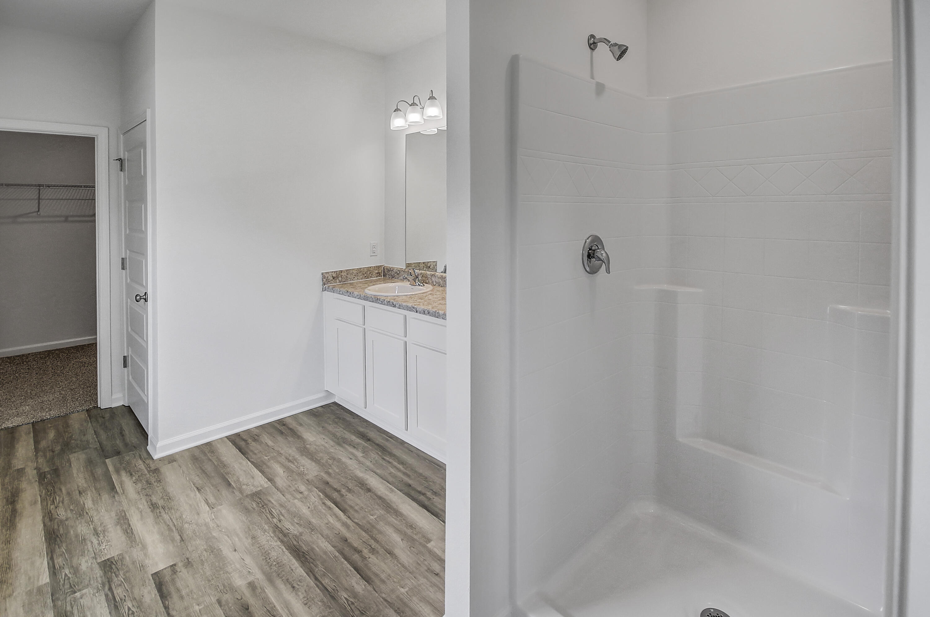 247 Staggerbush Street Freeport, FL 32439 - Photo 20 of 36 a view of bathroom with shower