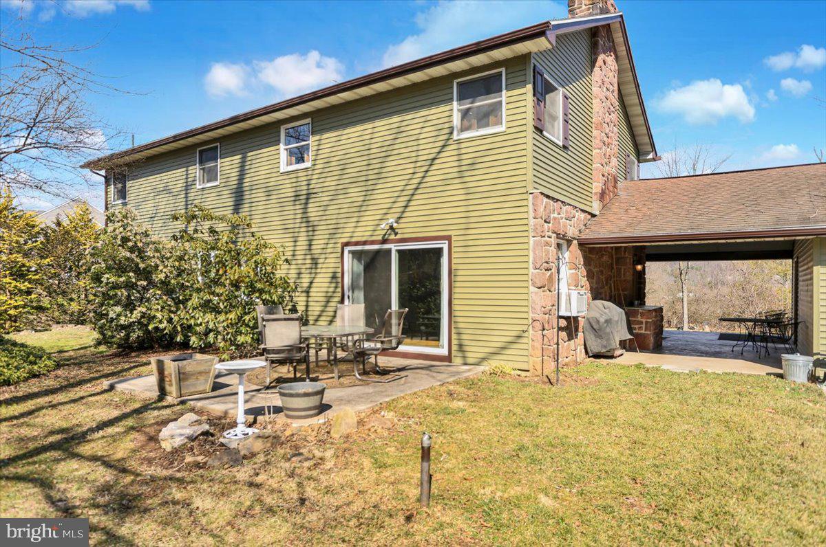226 Wheatfield Road Sinking Spring, PA 19608 - Photo 8 of 58