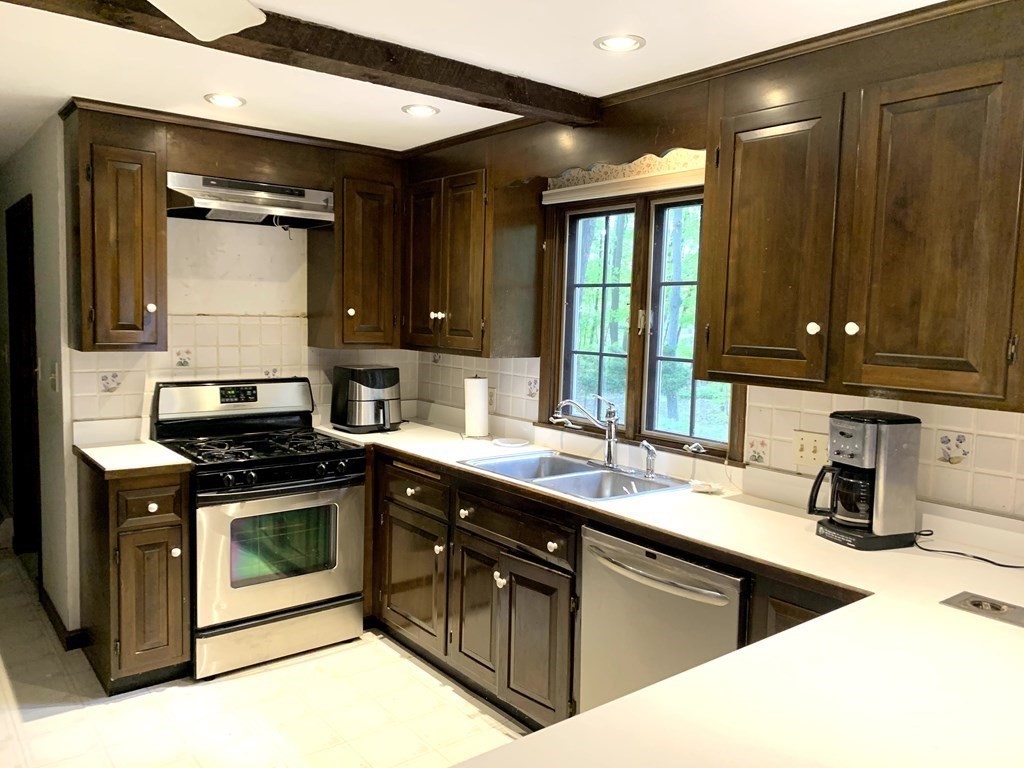 147 Sutton Hill Road North Andover, MA 01845 - Photo 8 of 29