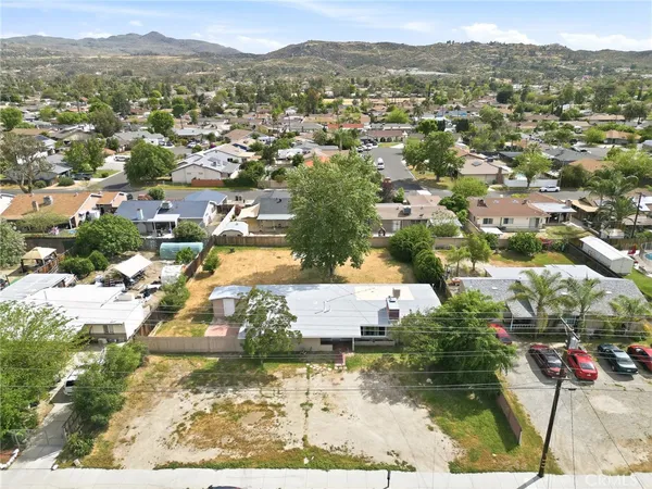 $2,650 | 40861 Whittier Avenue, Hemet, CA 92544