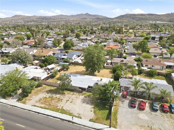 $2,650 | 40861 Whittier Avenue, Hemet, CA 92544