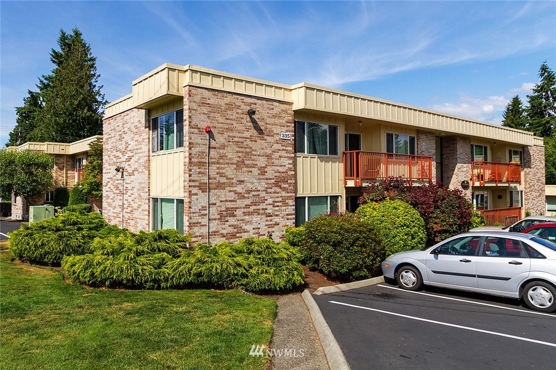 335 Heather Road, Unit 206 Everett, WA 98203 - Photo 2 of 13