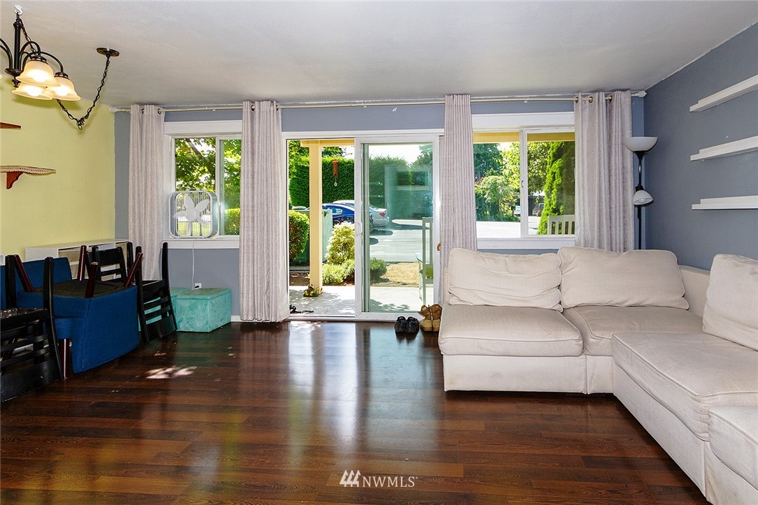 335 Heather Road, Unit 206 Everett, WA 98203 - Photo 4 of 13