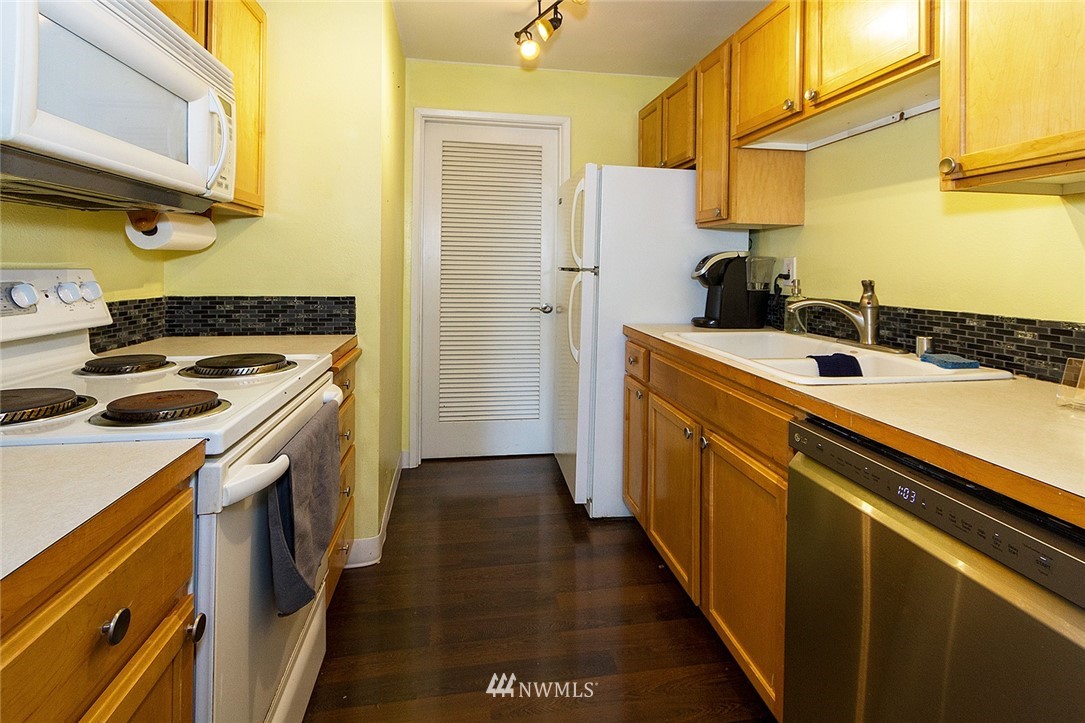 335 Heather Road, Unit 206 Everett, WA 98203 - Photo 6 of 13