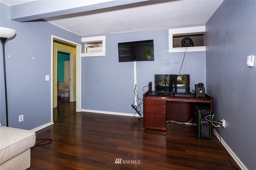 335 Heather Road, Unit 206 Everett, WA 98203 - Photo 10 of 13