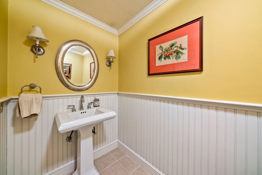 158 Strasser Avenue Westwood, MA 02090 - Photo 14 of 41
