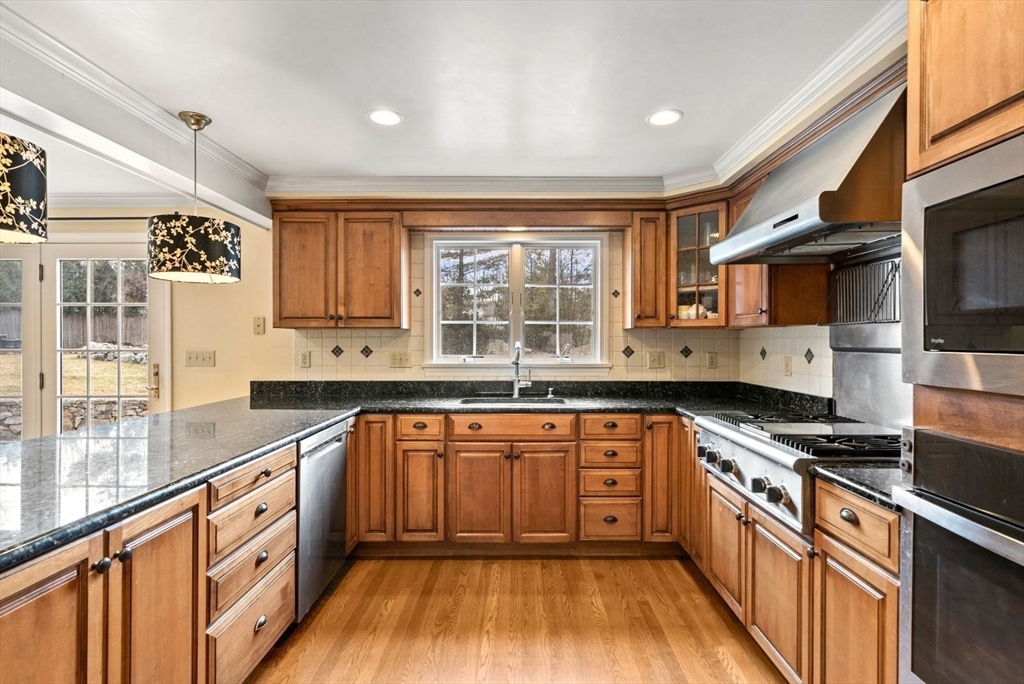 158 Strasser Avenue Westwood, MA 02090 - Photo 19 of 41