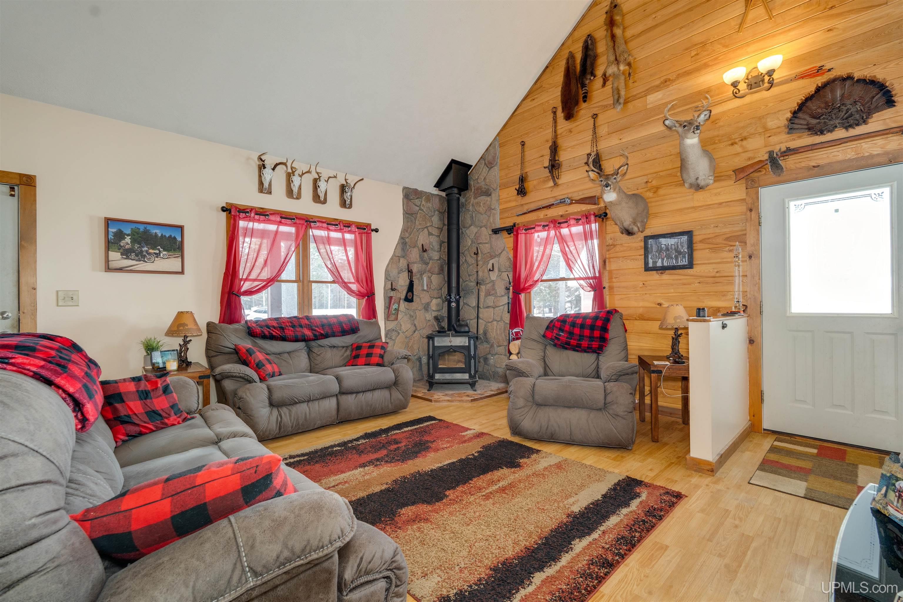 856 River Road Manistique, MI 49854 - Photo 8 of 49