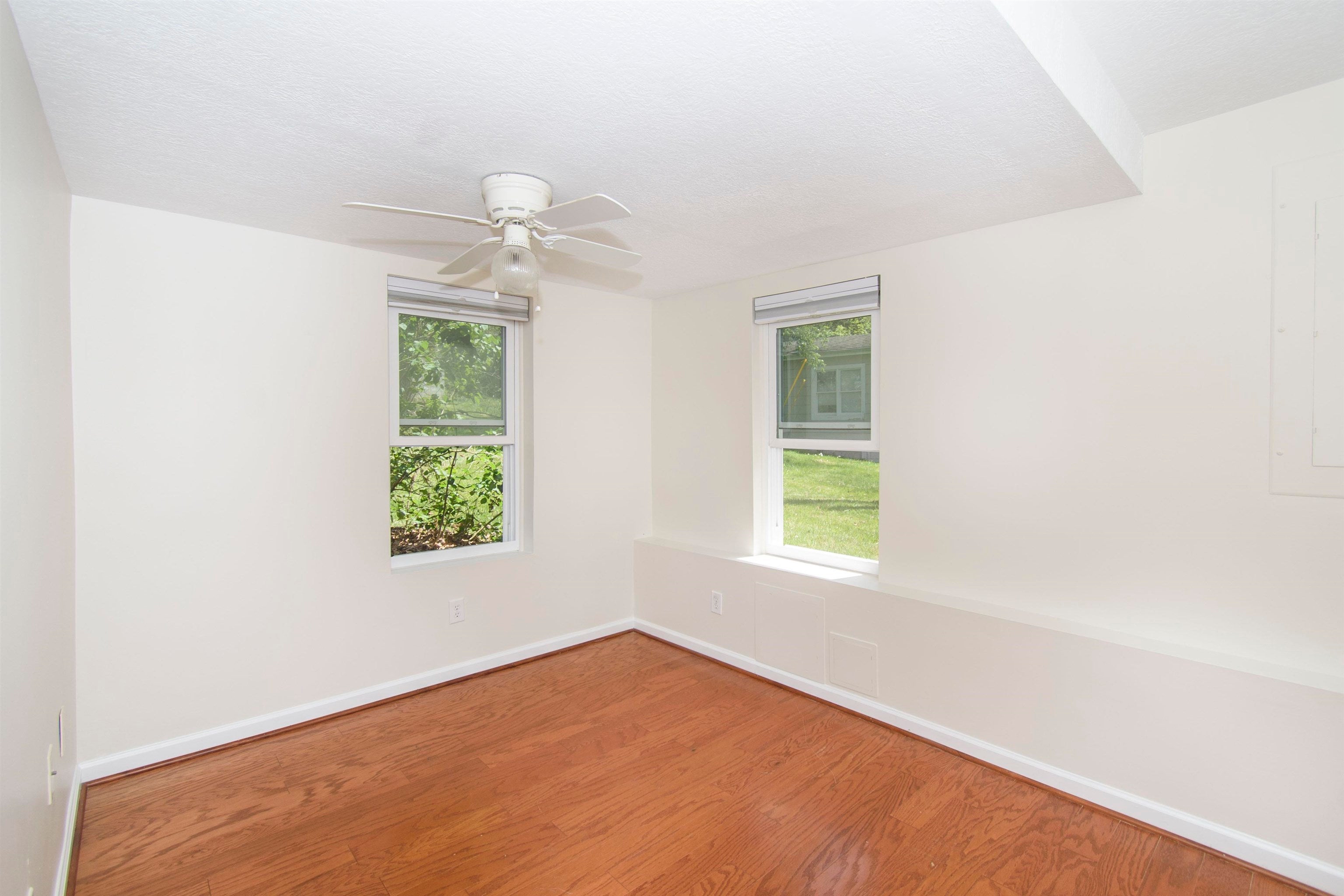 711 Ellett Road Blacksburg, VA 24060 - Photo 17 of 29 Gallery Image 17
