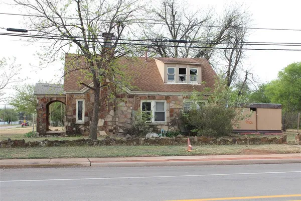 $25,000 | 111 South 7th Avenue, Munday, TX 76371