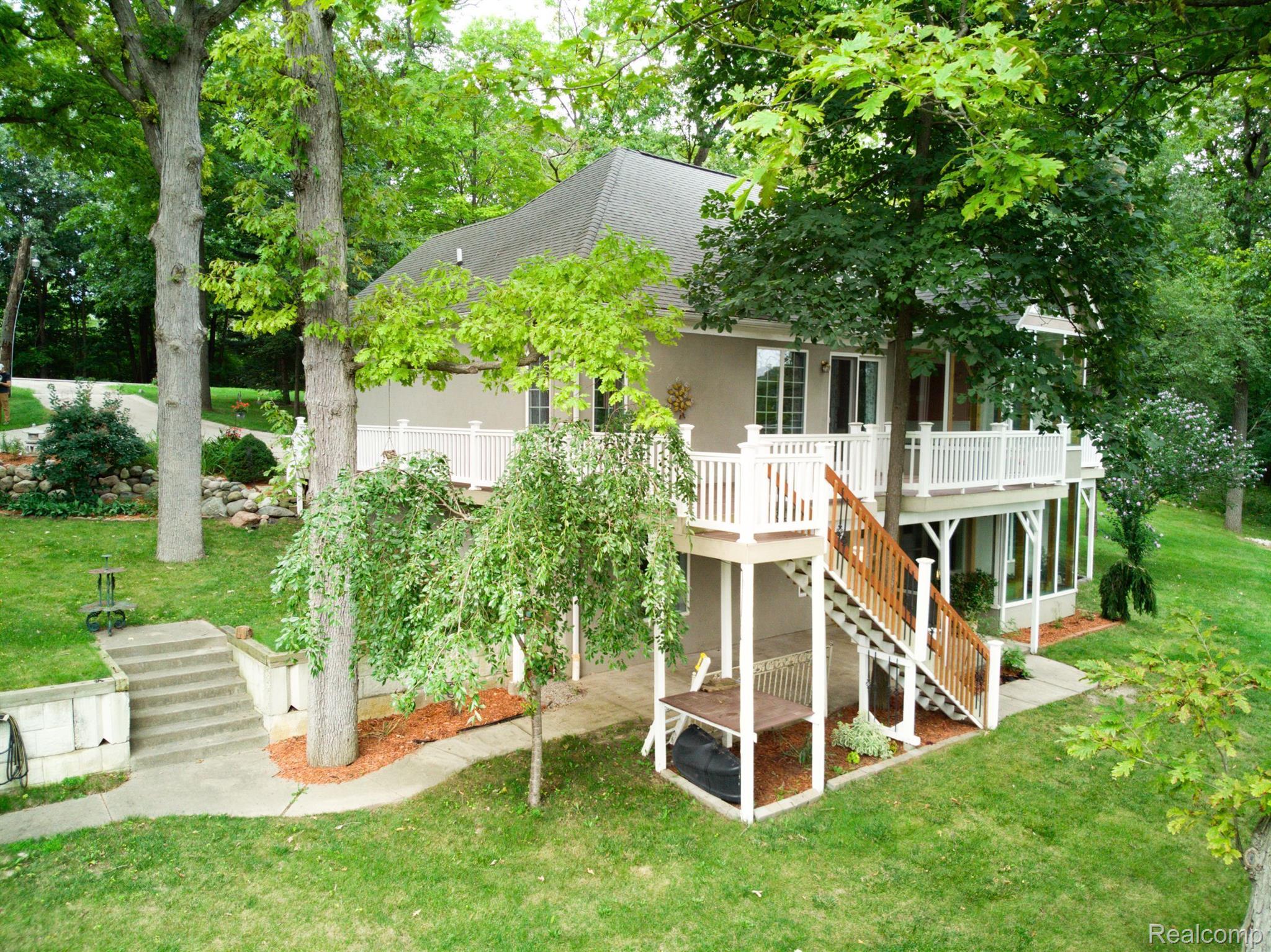 10178 Spencer Road Brighton, MI 48114 - Photo 2 of 49 Gallery Image 2