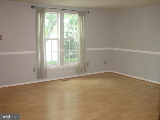 1208 Quaker Ridge Drive Arnold, MD 21012 - Photo 2 of 19 Living Room