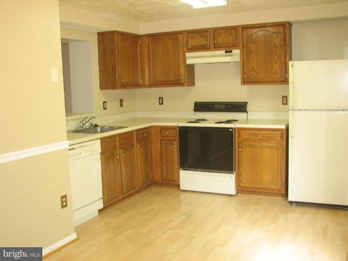 1208 Quaker Ridge Drive Arnold, MD 21012 - Photo 4 of 19 Kitchen