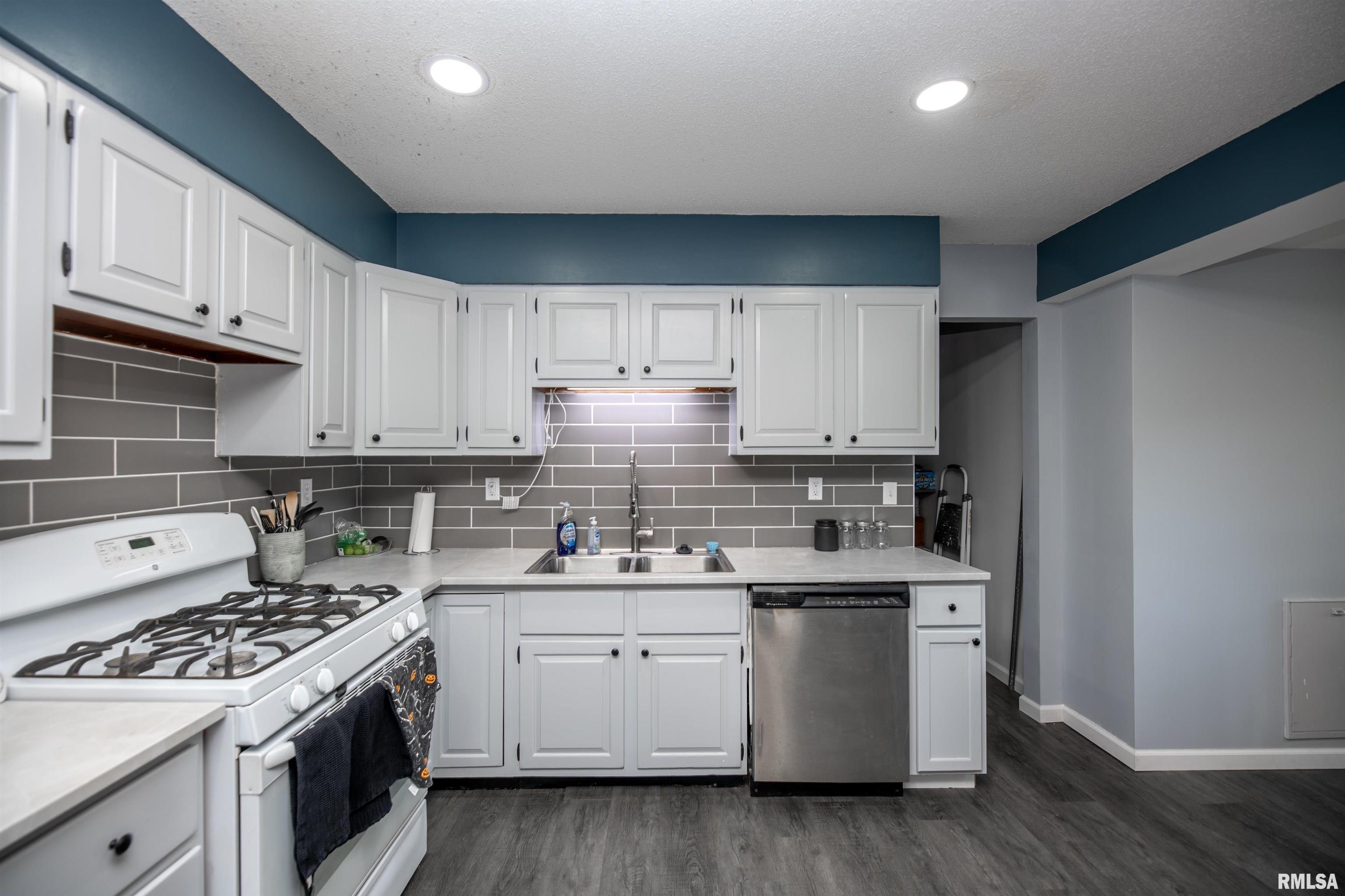 1212 East Adams Street Macomb, IL 61455 - Photo 12 of 47