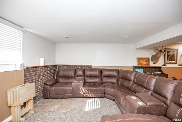 $133,000 | 1212 East Adams Street, Macomb, IL 61455