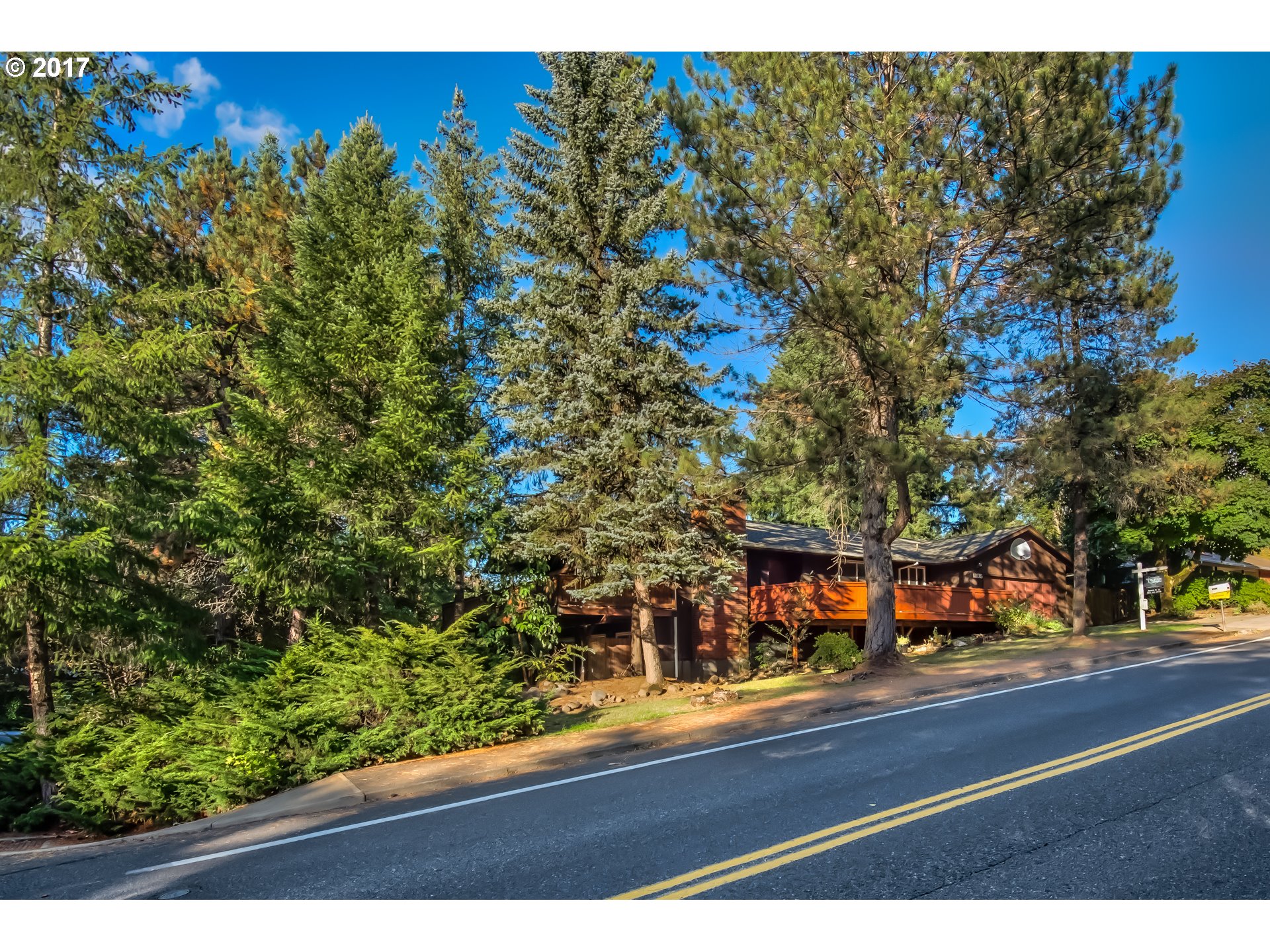 1895 Greentree Road Lake Oswego, OR 97034 - Photo 3 of 27 Gallery Image 3