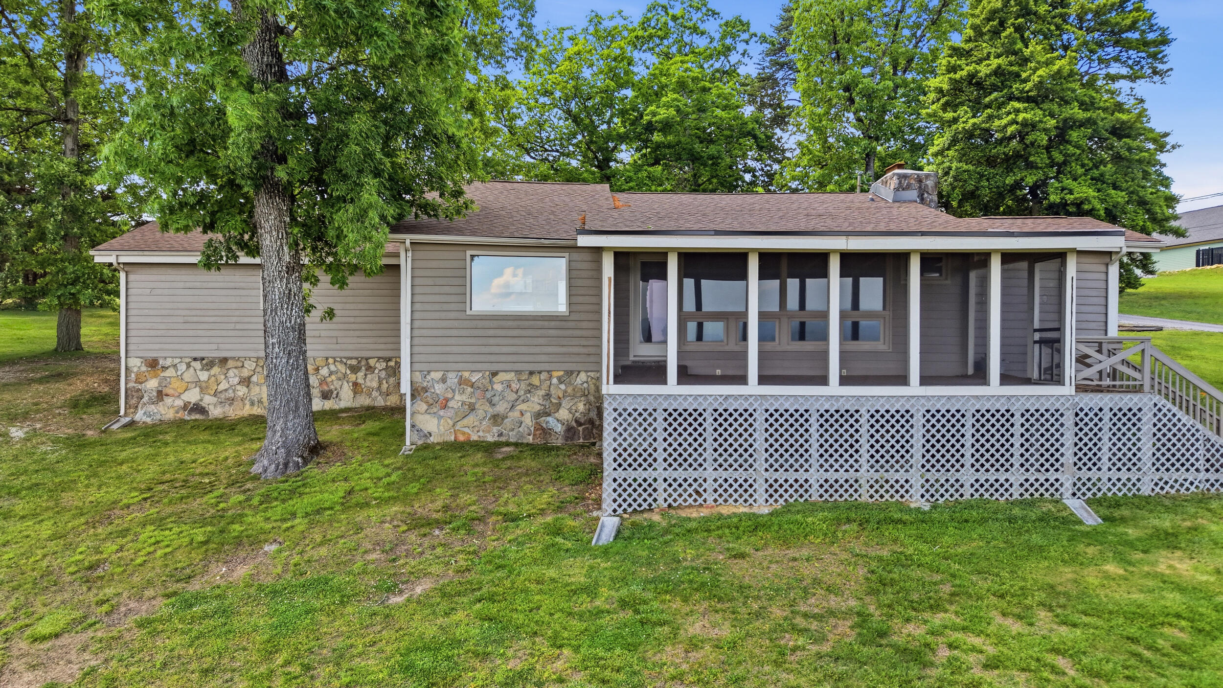 12024 Laurbrow Road Soddy-Daisy, TN 37379 - Photo 28 of 36 25_25_12024 laurbrow rd-25