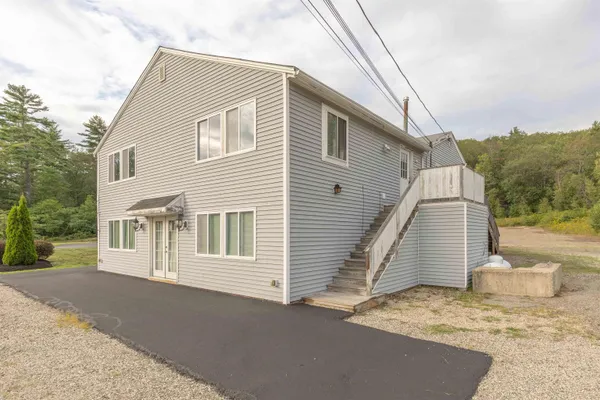 $2,100 | 4 Smoke Street, Unit 1, Barrington, NH 03825