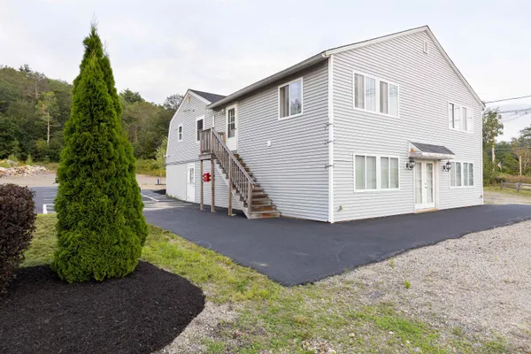 $2,100 | 4 Smoke Street, Unit 1, Barrington, NH 03825