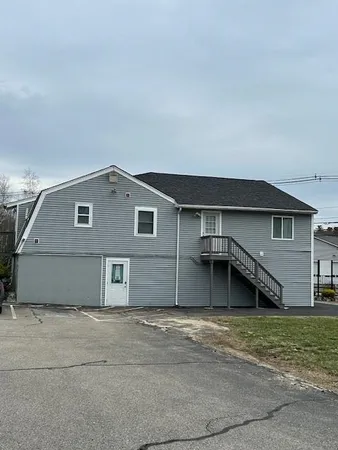 $2,100 | 4 Smoke Street, Unit 1, Barrington, NH 03825