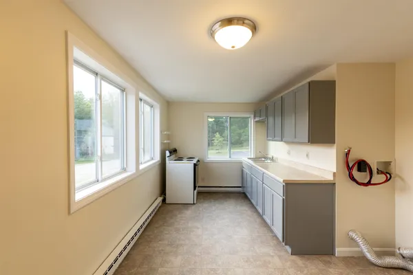 $2,100 | 4 Smoke Street, Unit 1, Barrington, NH 03825