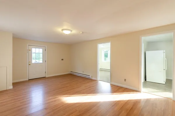 $2,100 | 4 Smoke Street, Unit 1, Barrington, NH 03825