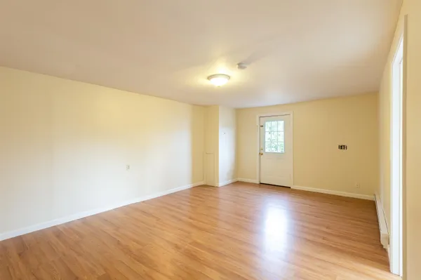 $2,100 | 4 Smoke Street, Unit 1, Barrington, NH 03825