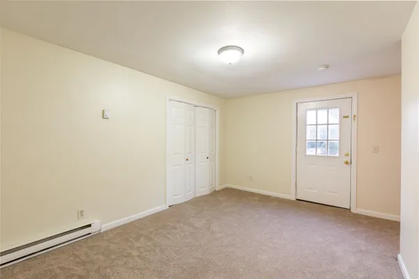 $2,100 | 4 Smoke Street, Unit 1, Barrington, NH 03825