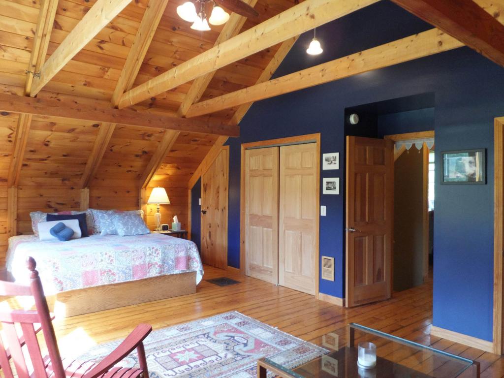 233 Pine Banks Road Putney, VT 05346 - Photo 10 of 23