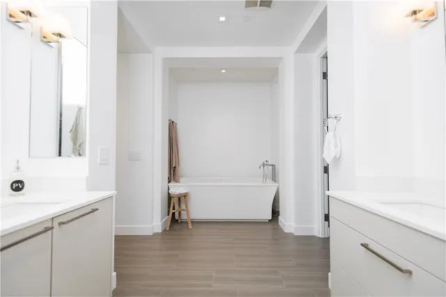 $13,000 | 2210 Newport Boulevard, Unit 302, Newport Beach, CA 92663